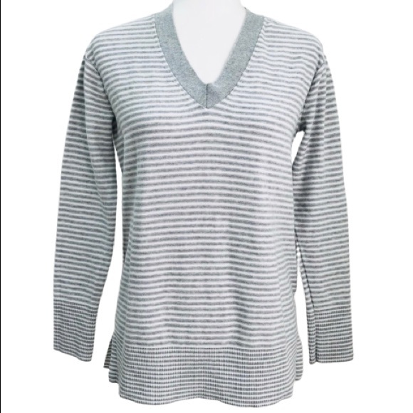 ⭐️Tommy Hilfiger⭐️V-neck Cotton White Grey Stripes Sweater Top Size Small Petite - Picture 1 of 8